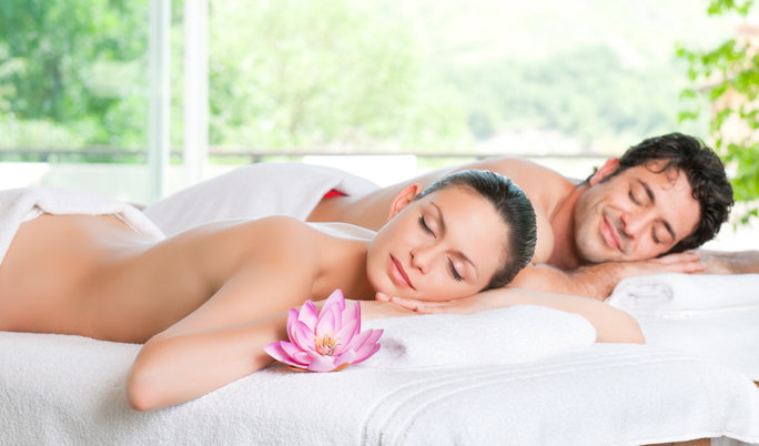 Wellnesstag mit Aromaöl Massage